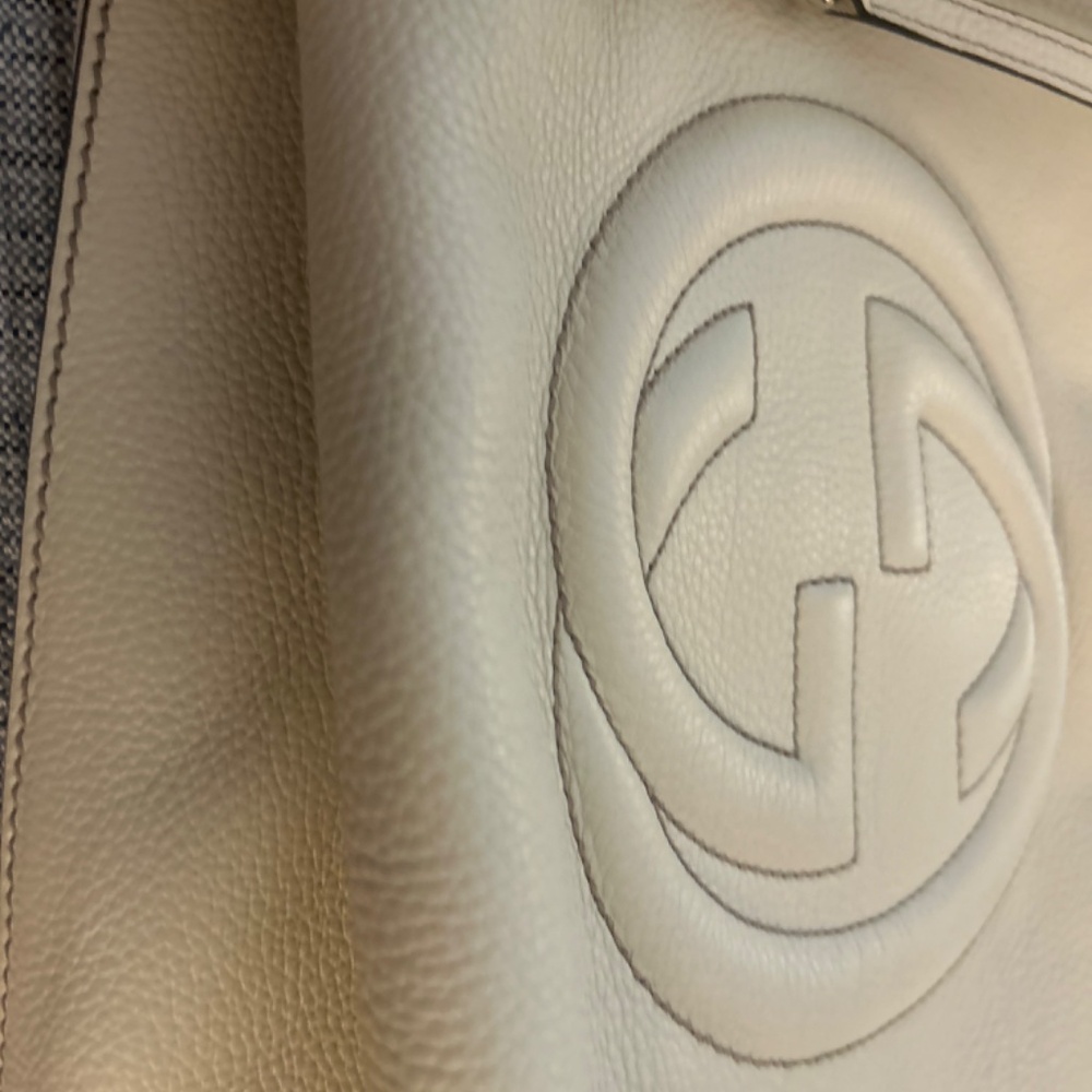 Gucci White Leather Soho Chain Tote - Picture 10 of 16